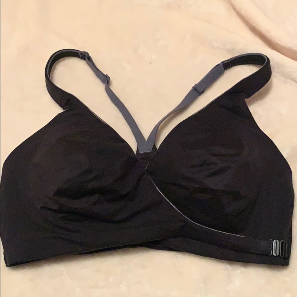 NWT Victoria’s Secret sports bra